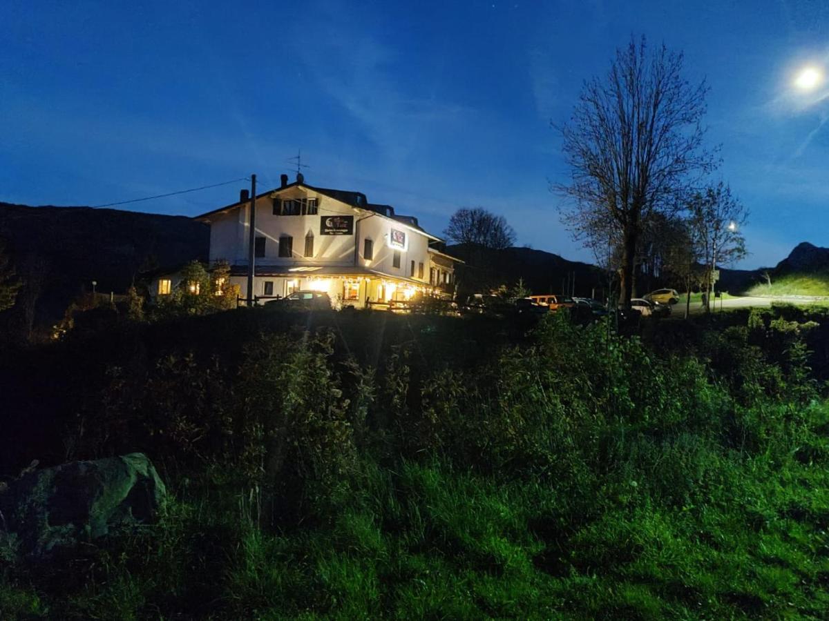 La Buca Delle Fate Ristorante Albergo Pievepelago Exterior photo