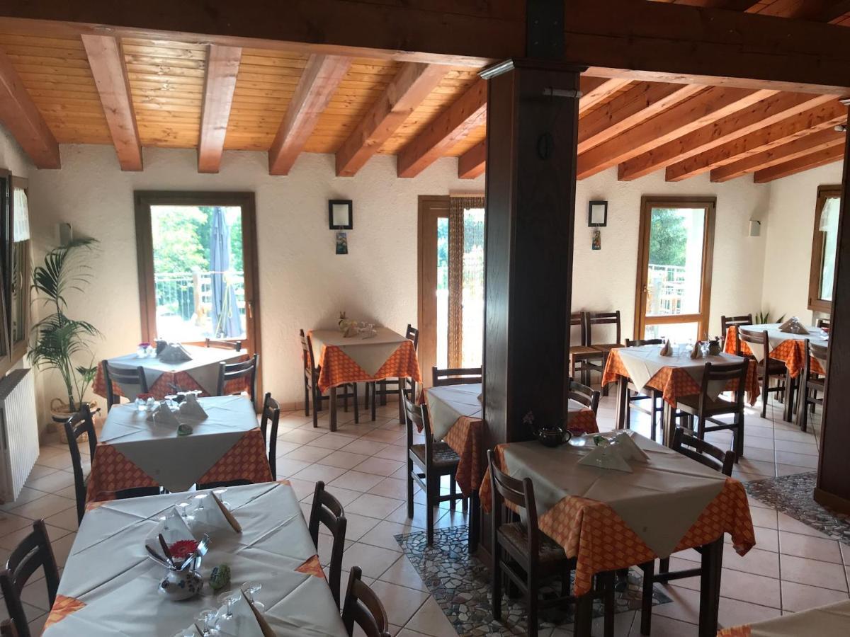 La Buca Delle Fate Ristorante Albergo Pievepelago Exterior photo